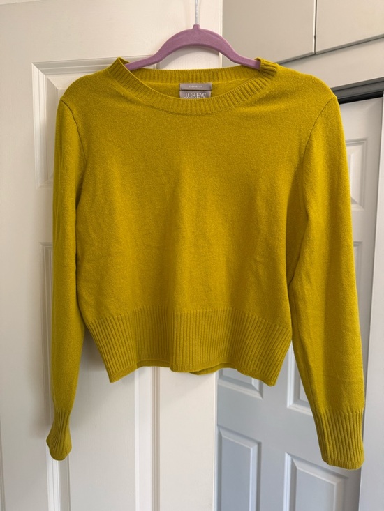 J Crew Cashmere Slim Fit Crewneck Sweater M Green Cropped Fit - Picture 2 of 5